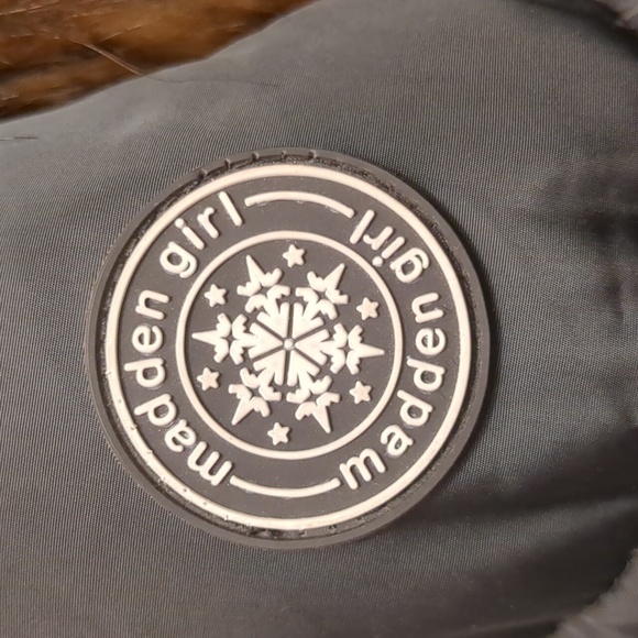 Madden Girl Beautiful Luxury Hoodie Puffer Jacket Excellent Condition !! - Picture 16 of 17